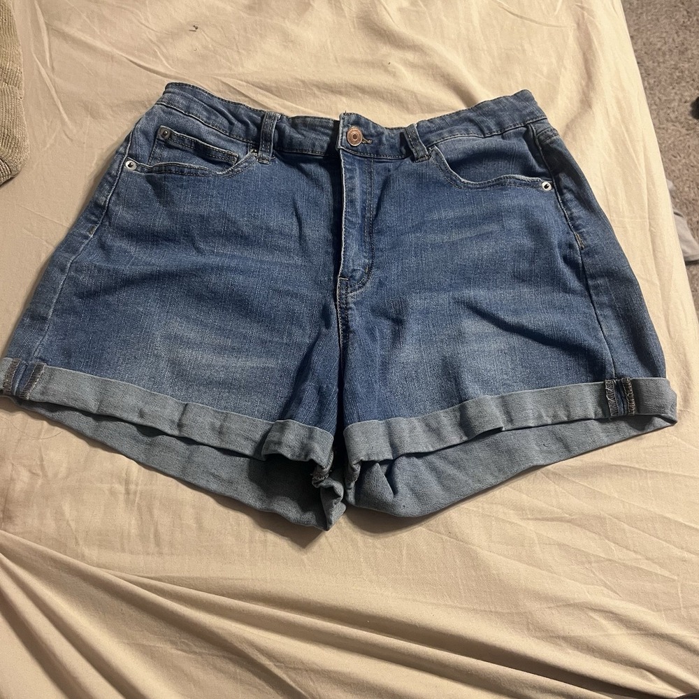 No Boundaries Womens Cuffed Jean Shorts Size 15 Blue Hi Rise Stretch